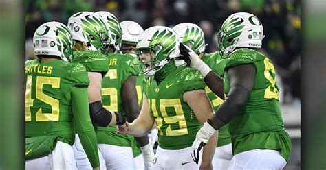 Big Ten pulls Oregon, Washington from Pac-12, dealing another crushing blow to West Coast conference